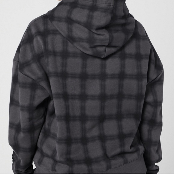Fabletics oversized go to hoodie in midnight windowpane plaid women’s size small - Picture 4 of 5